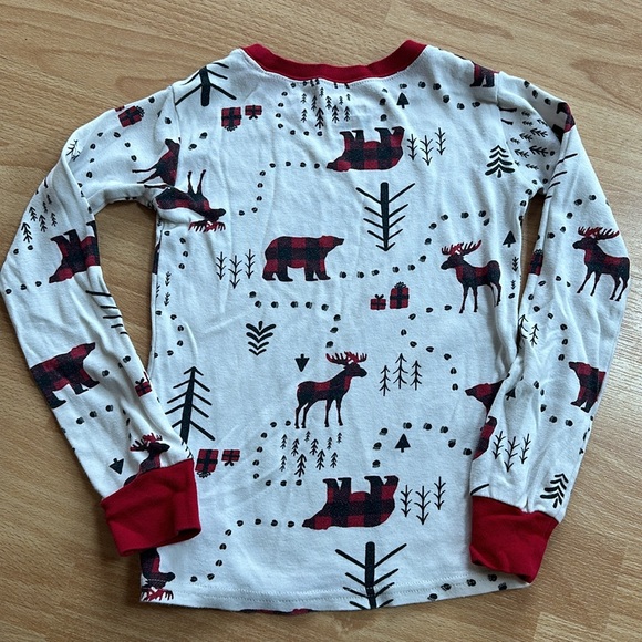 8/$25 The Children's Place Moose and Bear Festive Winter Pajama Top Kids Size 6 - Picture 6 of 9